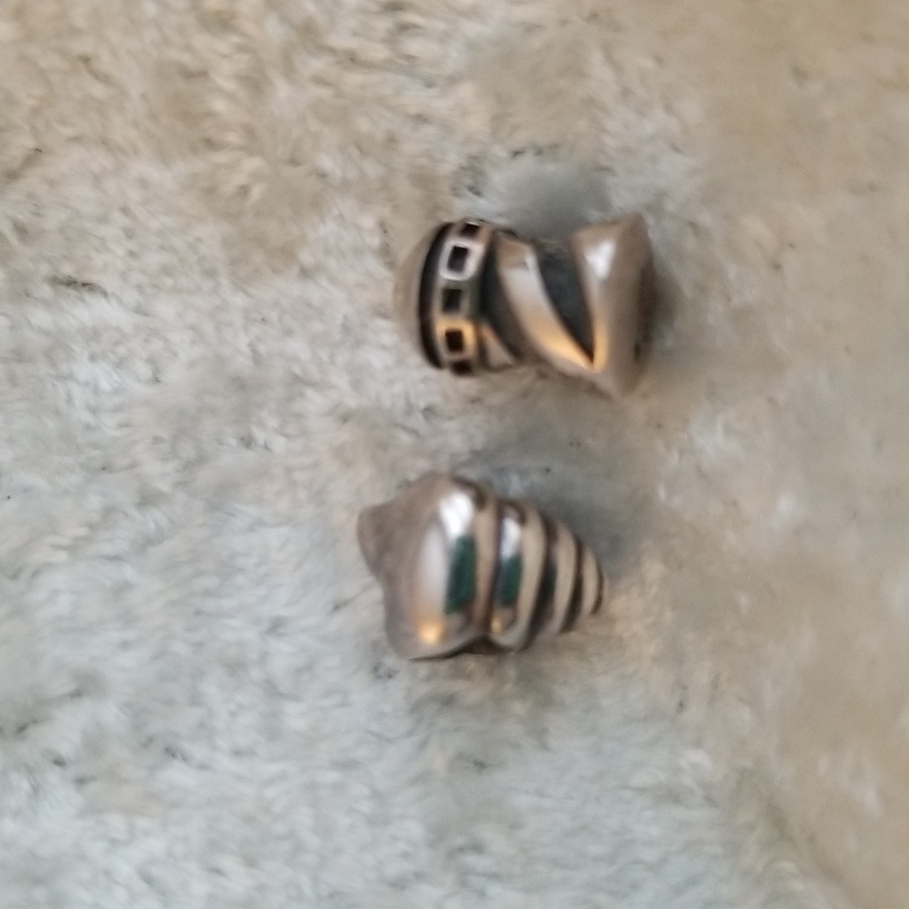 Chamilia silver beads - Lighthouse and shell.